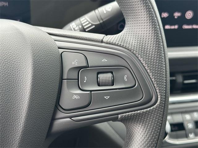 new 2025 Buick Envista car, priced at $21,645