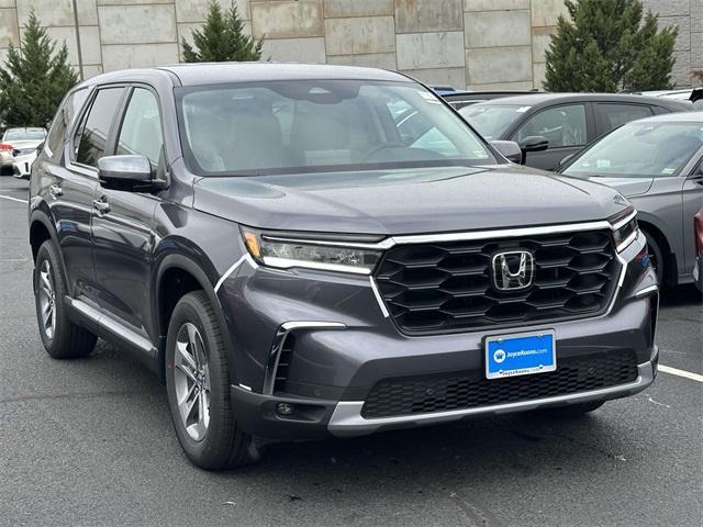 new 2025 Honda Pilot car, priced at $46,995