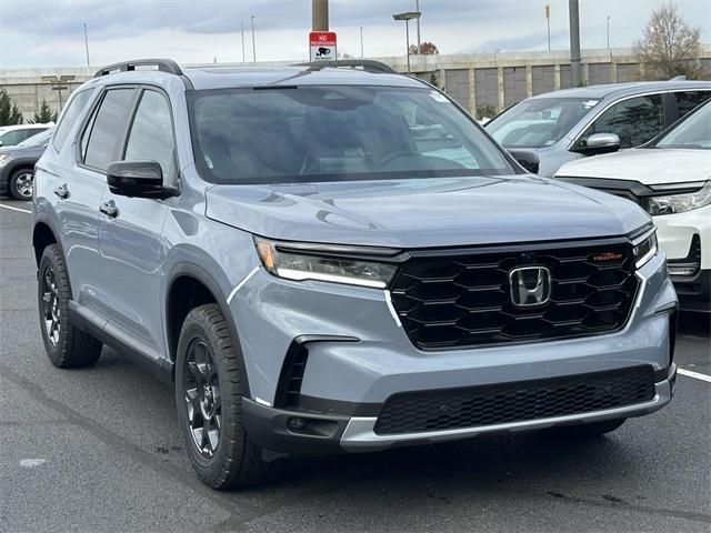 new 2025 Honda Pilot car, priced at $52,035