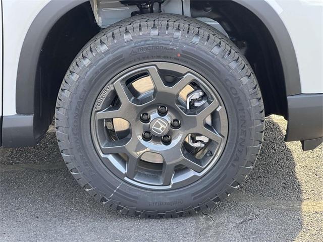 new 2025 Honda Pilot car, priced at $52,090
