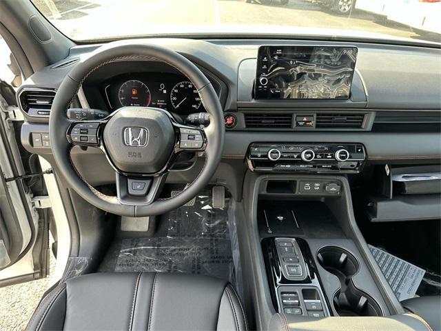 new 2025 Honda Pilot car, priced at $52,090