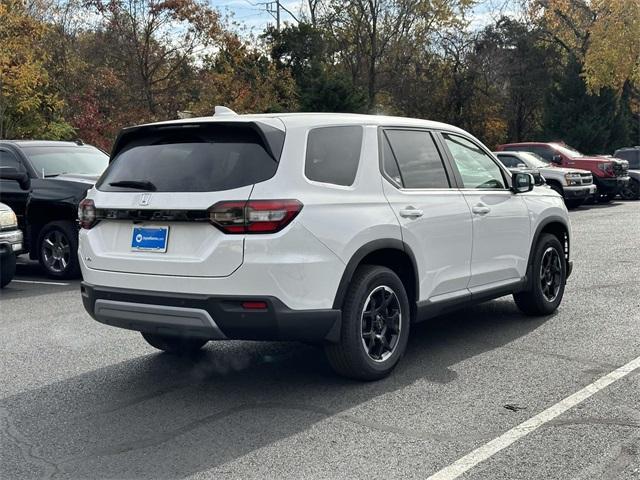 new 2025 Honda Pilot car, priced at $49,350