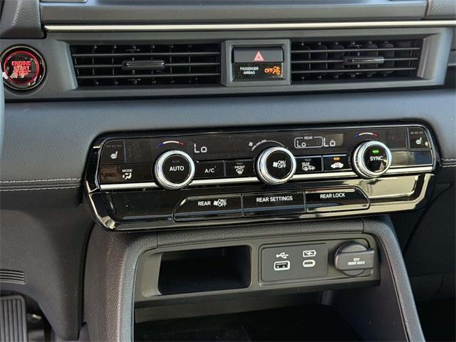 new 2025 Honda Pilot car, priced at $51,550