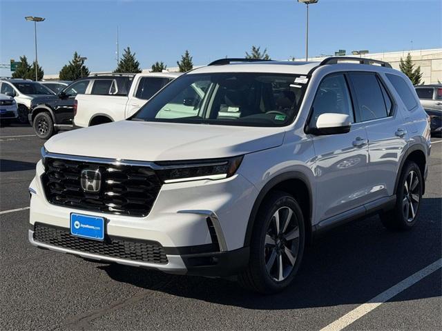 new 2025 Honda Pilot car, priced at $51,550