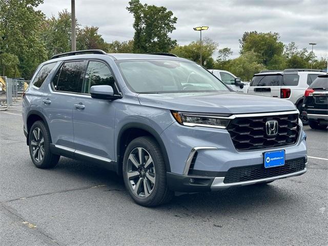 new 2025 Honda Pilot car, priced at $52,280