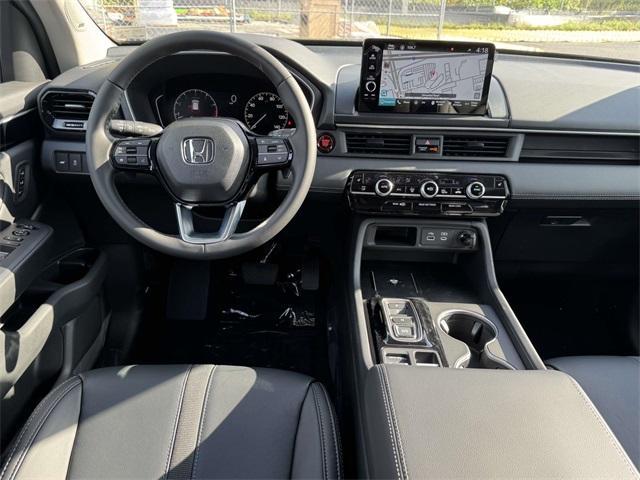 new 2025 Honda Pilot car, priced at $51,095