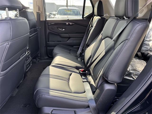 new 2025 Honda Pilot car, priced at $51,095