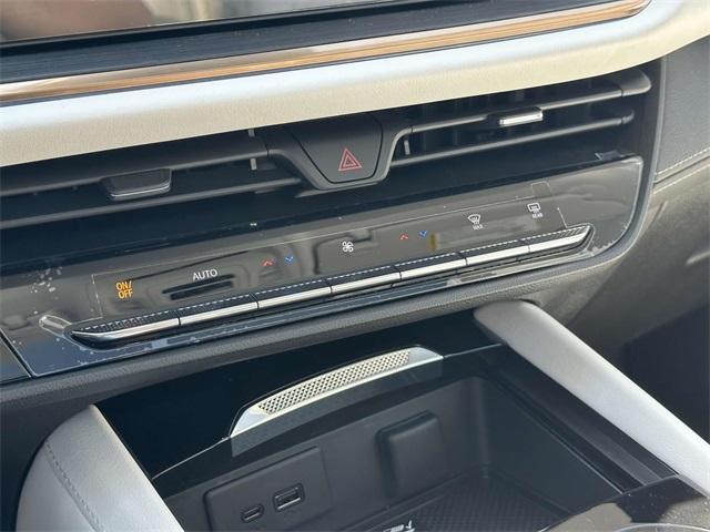 new 2025 Buick Envision car, priced at $46,398