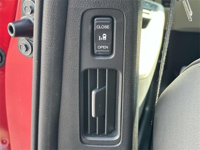 used 2025 Honda Odyssey car, priced at $49,992