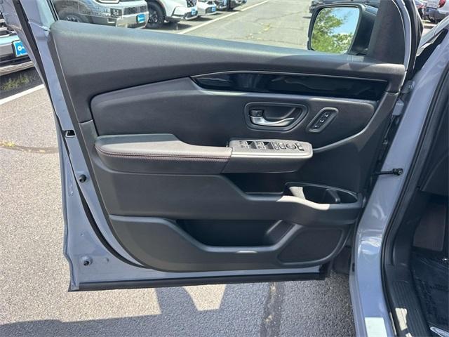 used 2025 Honda Pilot car, priced at $46,981