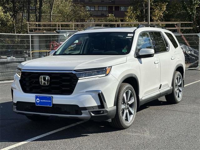 new 2025 Honda Pilot car, priced at $51,550