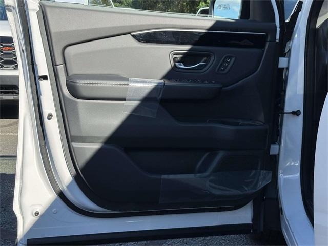 new 2025 Honda Pilot car, priced at $51,550