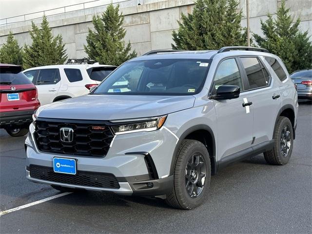 new 2025 Honda Pilot car, priced at $50,950