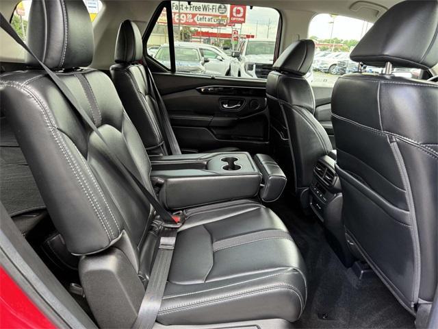 used 2025 Honda Pilot car, priced at $43,381
