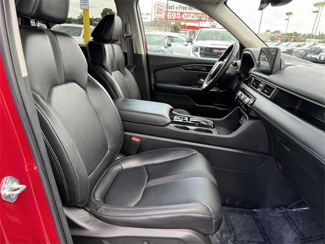 used 2025 Honda Pilot car, priced at $43,381