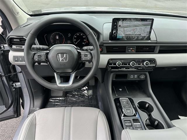 new 2025 Honda Pilot car, priced at $52,950