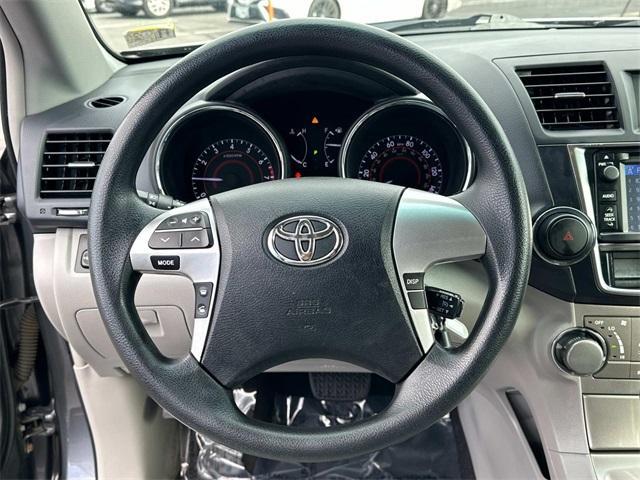 used 2013 Toyota Highlander car, priced at $13,481