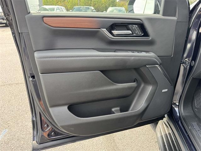 new 2025 GMC Yukon XL car, priced at $86,176