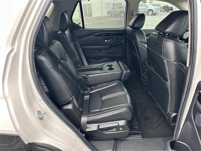 used 2025 Honda Pilot car, priced at $42,981