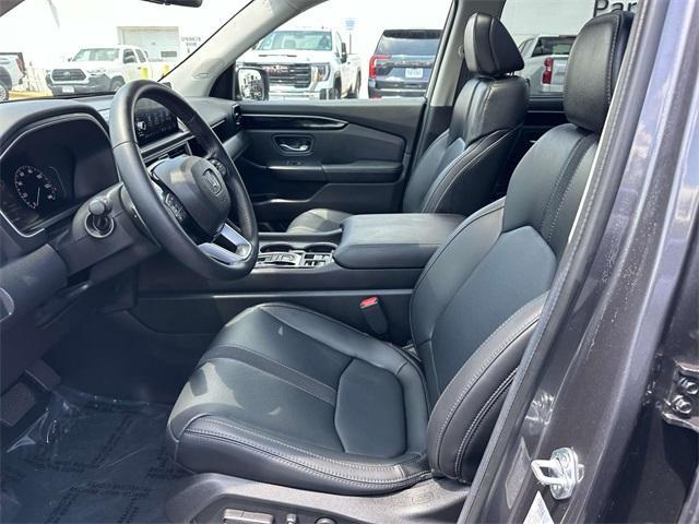 used 2025 Honda Pilot car, priced at $47,395