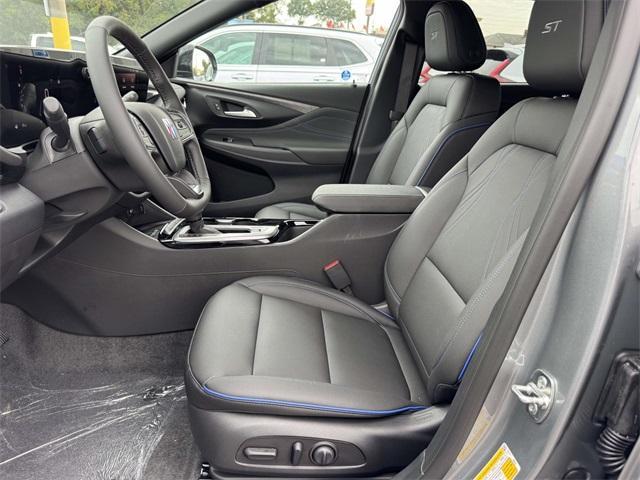 new 2025 Buick Envista car, priced at $25,130