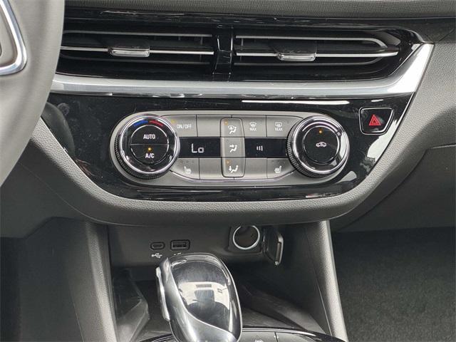 new 2025 Buick Envista car, priced at $25,130