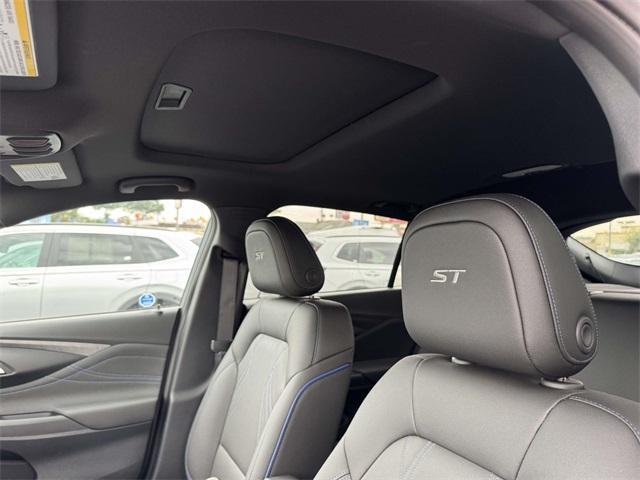 new 2025 Buick Envista car, priced at $25,130