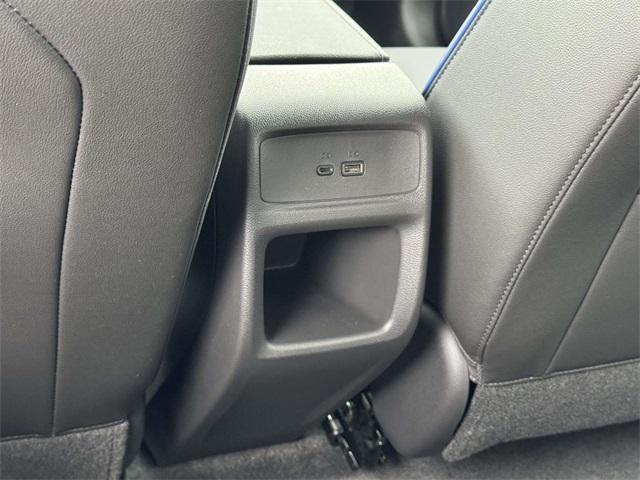 new 2025 Buick Envista car, priced at $25,130