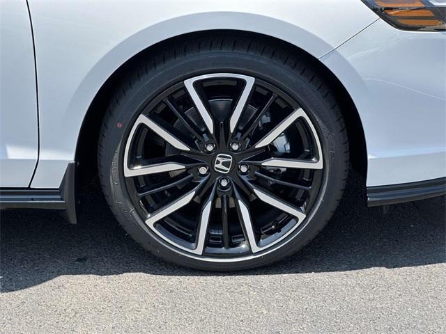 new 2025 Honda Accord Hybrid car, priced at $40,905
