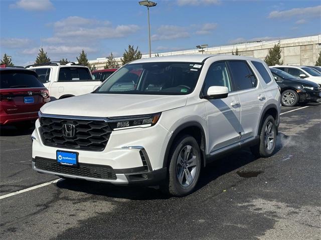 new 2025 Honda Pilot car, priced at $45,405