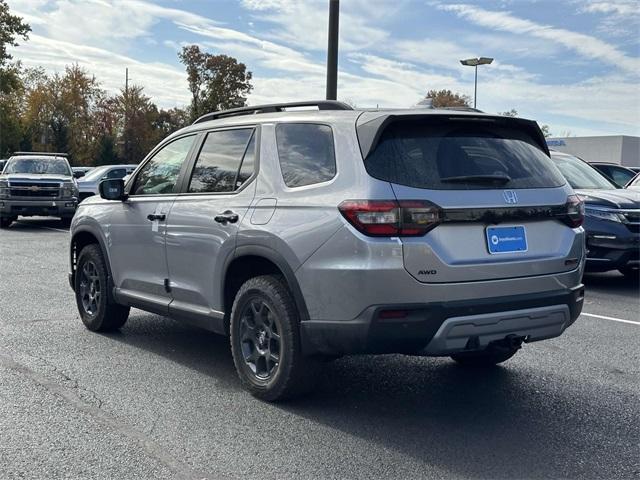 new 2025 Honda Pilot car, priced at $51,580