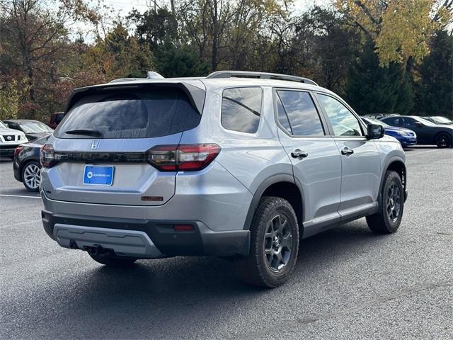 new 2025 Honda Pilot car, priced at $51,580