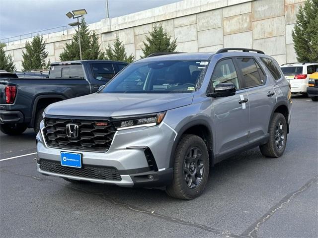 new 2025 Honda Pilot car, priced at $51,580