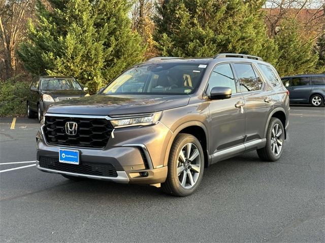 new 2025 Honda Pilot car, priced at $54,475