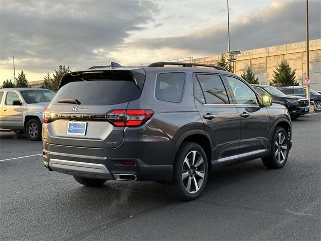 new 2025 Honda Pilot car, priced at $54,475