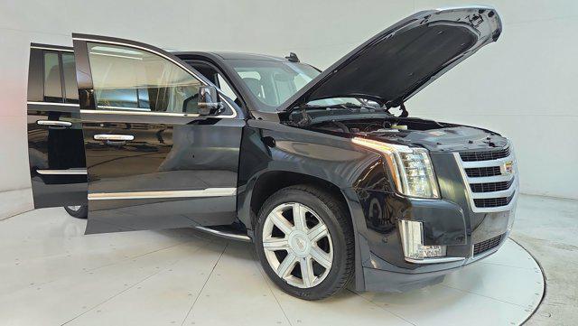 used 2020 Cadillac Escalade ESV car, priced at $41,000