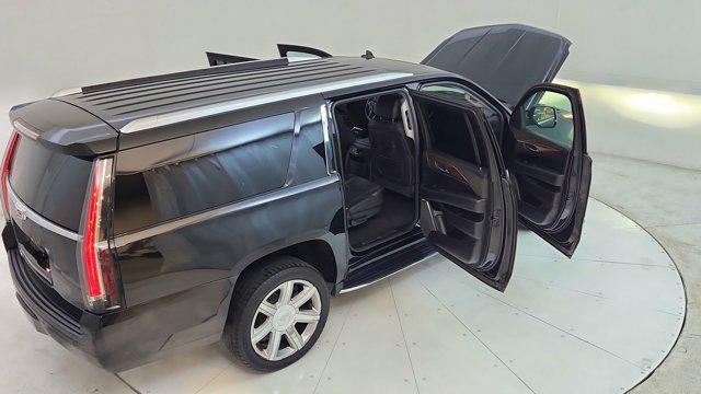 used 2020 Cadillac Escalade ESV car, priced at $41,000