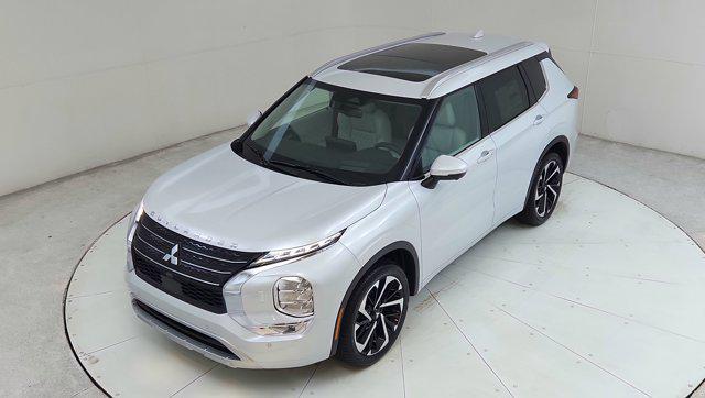 new 2024 Mitsubishi Outlander car, priced at $42,065