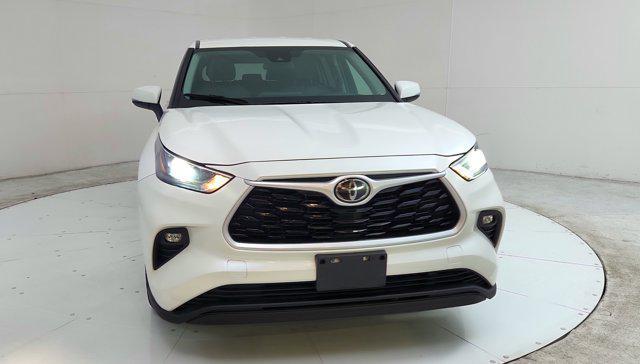 used 2021 Toyota Highlander car, priced at $25,400