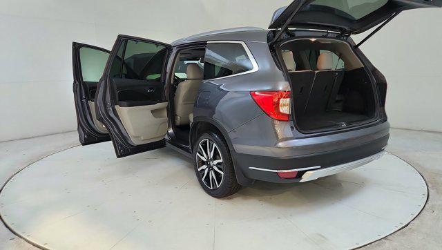 used 2021 Honda Pilot car, priced at $28,000