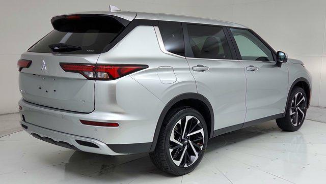 new 2024 Mitsubishi Outlander car, priced at $37,815