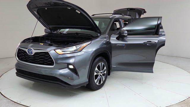 used 2021 Toyota Highlander Hybrid car, priced at $33,501