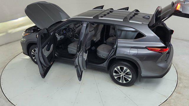 used 2021 Toyota Highlander Hybrid car, priced at $33,501