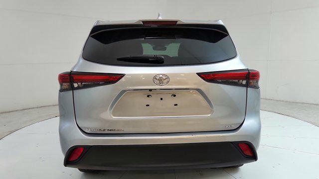 used 2021 Toyota Highlander car, priced at $30,800