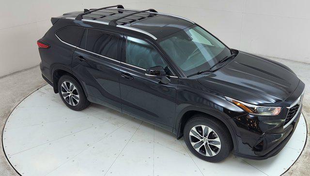 used 2021 Toyota Highlander car, priced at $31,002