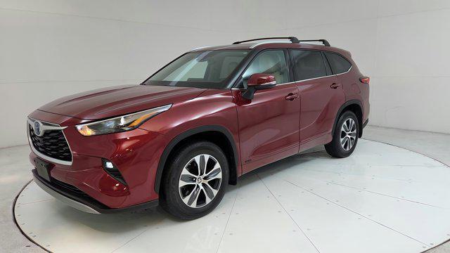 used 2022 Toyota Highlander Hybrid car, priced at $35,700