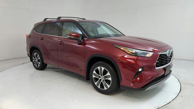 used 2022 Toyota Highlander Hybrid car, priced at $35,700