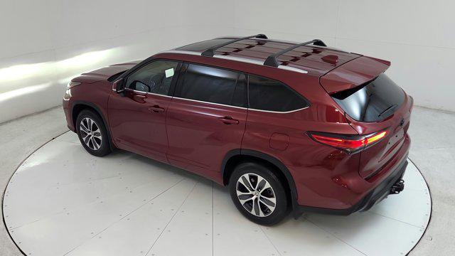 used 2022 Toyota Highlander Hybrid car, priced at $35,700