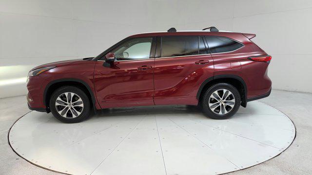 used 2022 Toyota Highlander Hybrid car, priced at $35,700