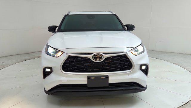 used 2023 Toyota Highlander car, priced at $35,000